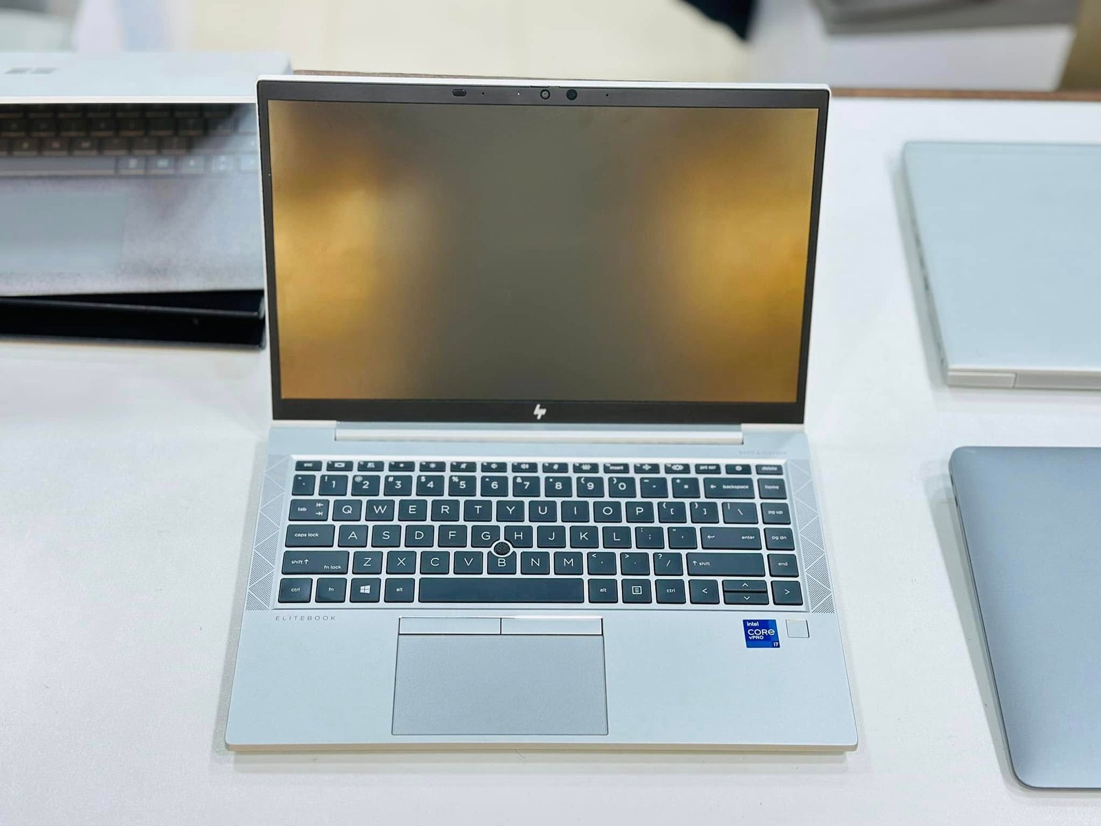 HP Elitebook 840 G8 (2)